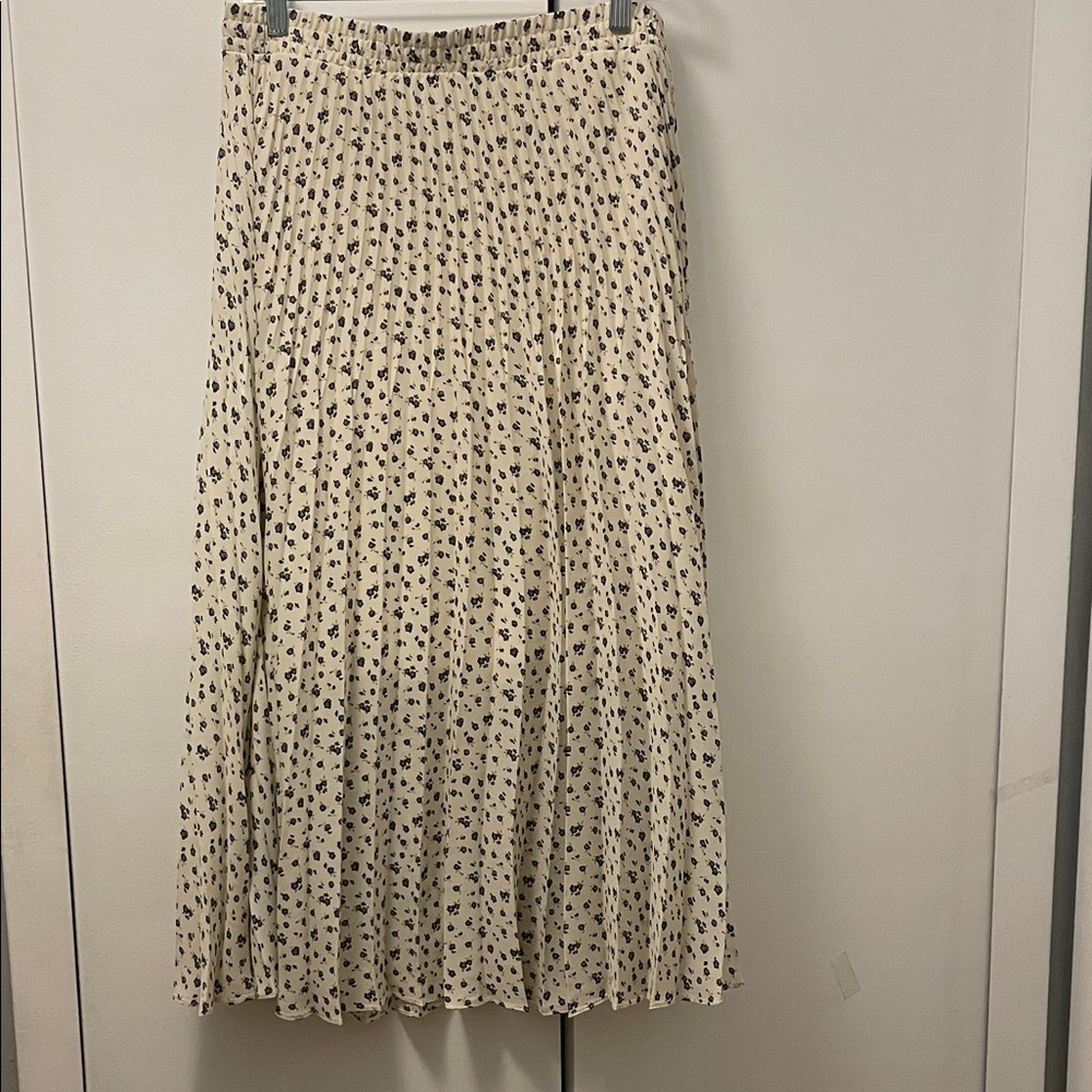 Max Studio Cream and Black Floral Maxi Skirt